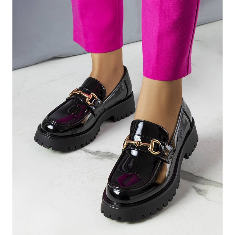 Crne lakirane cipele iz Simarda crno 1