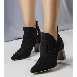 PA1 Crne ažurne čizme iz Hachée crna 1