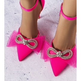 Ružičaste igle s mašnom i kubičnim cirkonima iz Bussija ružičasta 1