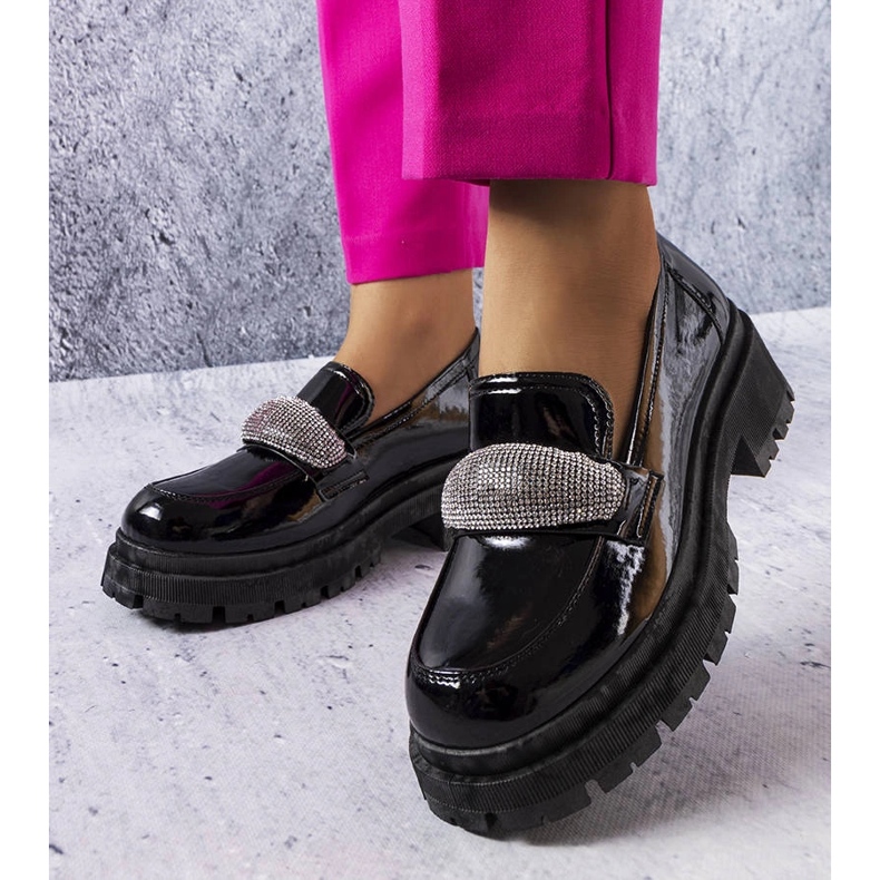 Crni lakirani brogovi s moussom od kubičnih cirkonija crno 1