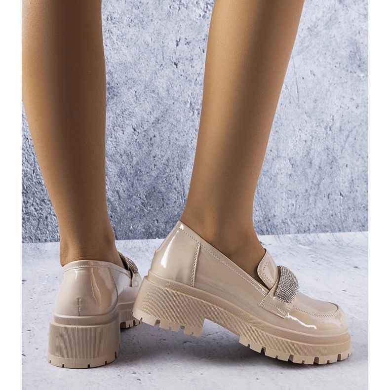 Bež lakirani brogovi s kubičnim cirkonima iz Moussa 1