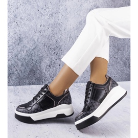 Crne tenisice ukrašene monogramom Grandbois crno 1