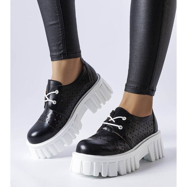 Crne ažurne masivne cipele iz Camusa crna 1