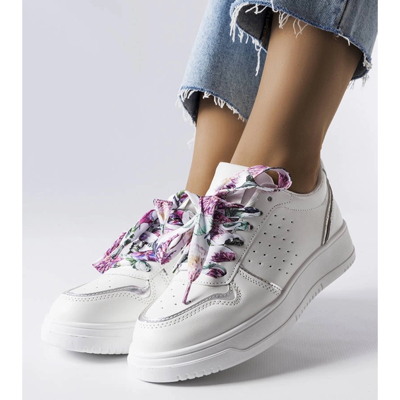 Bijele tenisice vezane Pryor vrpcom bijela 1