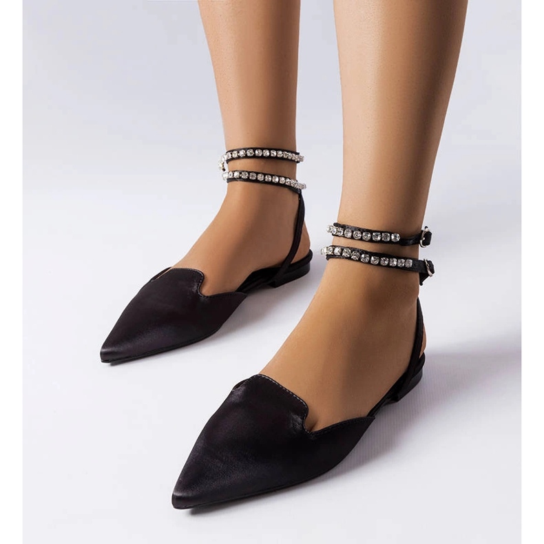 Crne sandale sa satenskom završnicom iz Hewesa crno 1