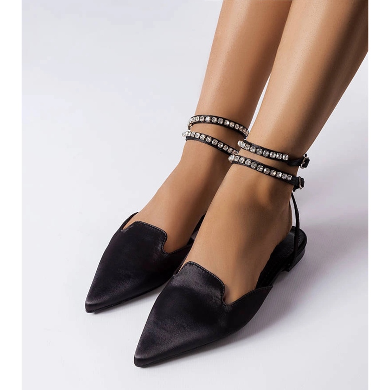 Crne sandale sa satenskom završnicom iz Hewesa crno 2