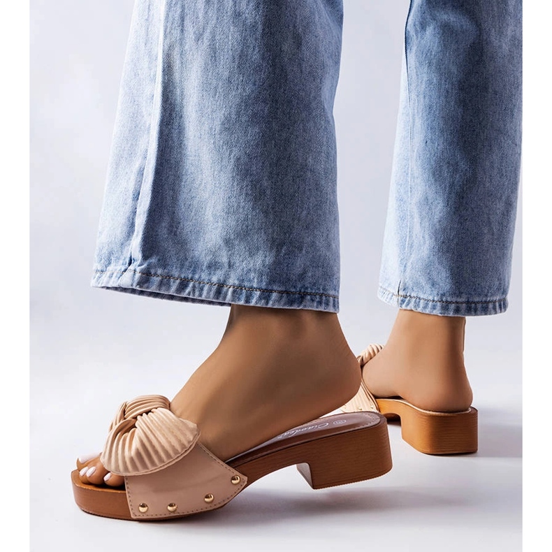 Bež cipele s niskom petom iz Rocheforta 1