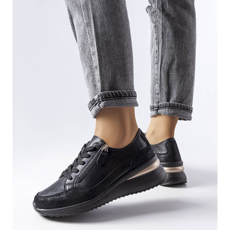 Crne ažurne kožne cipele marke Fleur crna 2