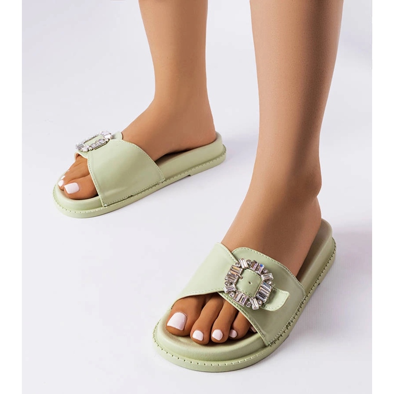 Zeleni dijapozitivi ukrašeni Griegsvei cirkonima zelena 1