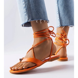 Narančaste sandale na vezanje iz Marleaua 1
