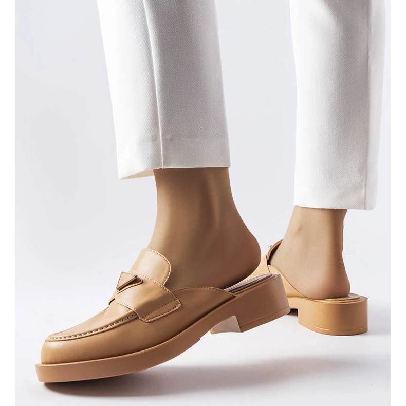 Smeđi tobogani s ugrađenim prstom iz Berkshirea smeđa 1