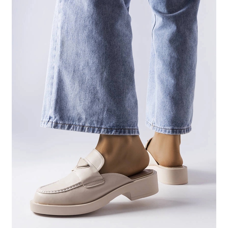 Berkshire bež tobogani sa zatvorenim prstima 1