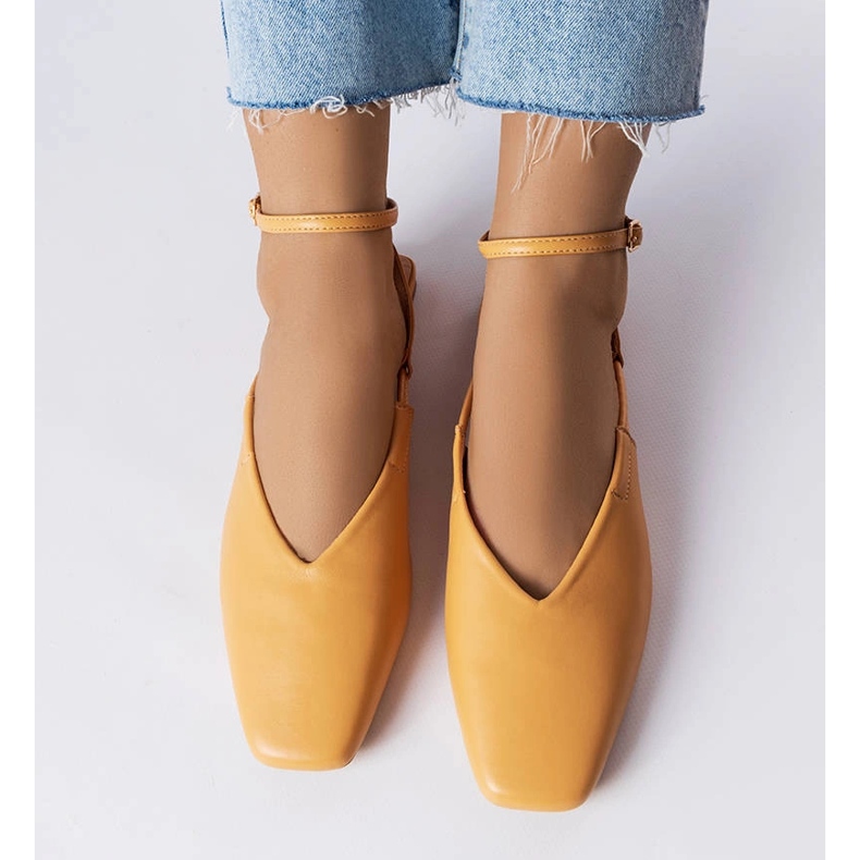 Bež zatvorene sandale 1