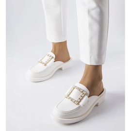 Bijele japanke s ugrađenim vrhom iz Columbusa bijela 1