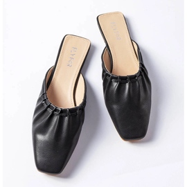 Crne sandale s naborima iz Aasiaata crna 1