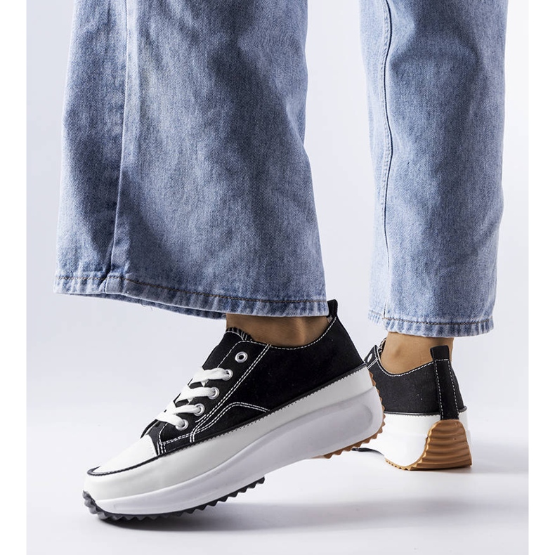 Crne sportske tenisice na platformi McKeylor crno 1