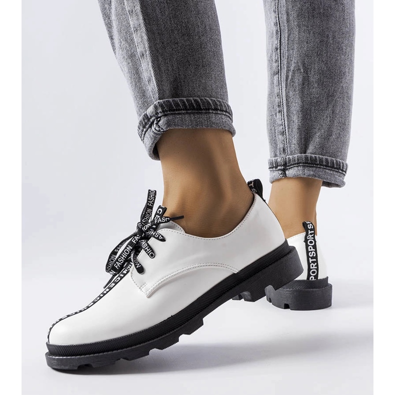 Bijele brogove s kontrastnim potplatom iz Hanifana bijela 1