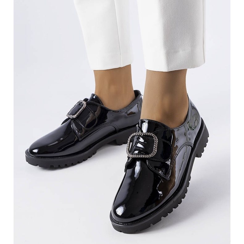 Crne lakirane cipele s Jarisile kopčom crno 1