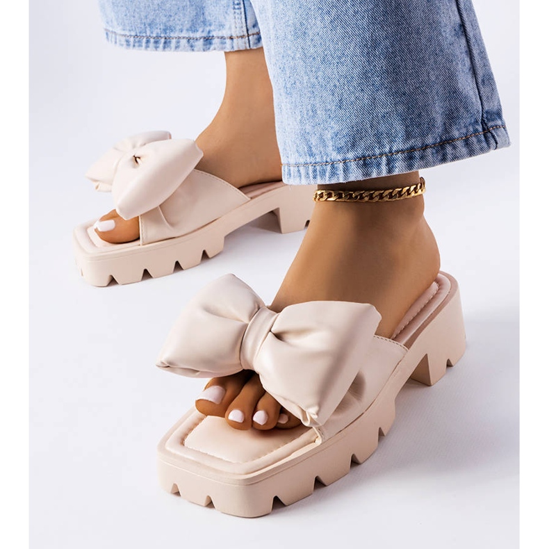 Traktorski potplat u bež boji iz Bosséa 1