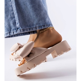 Traktorski potplat u bež boji iz Bosséa 2