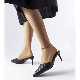 Crne prošivene japanke iz Lamberta crna 1