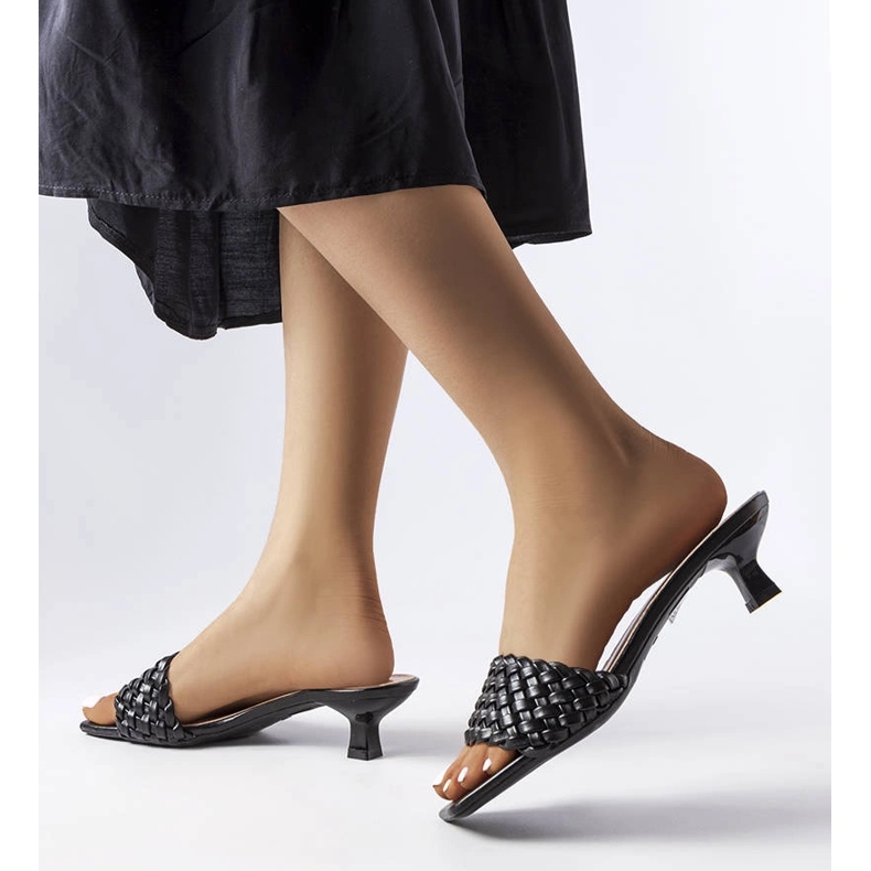 Crne sandale na nisku petu iz Burbanka crno 1