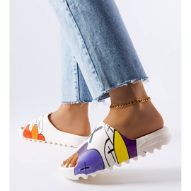 Bijele papuče s gazištem i printom bijela 2