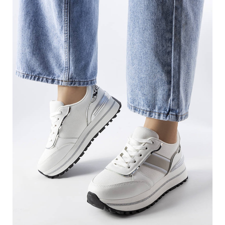 Bijele tenisice sa svjetlucavim umetcima iz Langa bijela 1