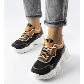 Crne tenisice na nepravilnom potplatu marke Alta crna 1