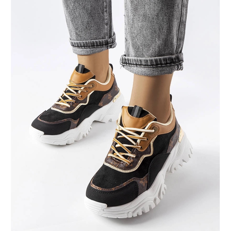 Crne tenisice na nepravilnom potplatu marke Alta crna 1