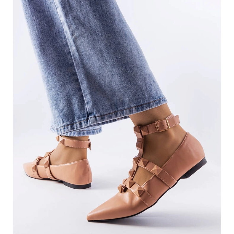 Bež balerinke sa spektakularnom Blur kopčom 1