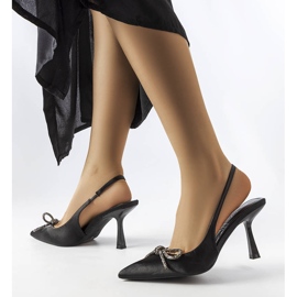 Crne štikle s Wildrose mašnom crna 2