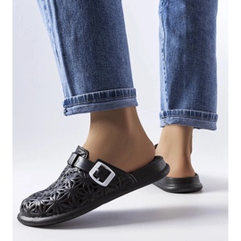 Crni ažurni gumeni klizači iz Peverella crna 1