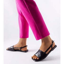 Crne sandale s četvrtastim vrhom marke Locust crno 1