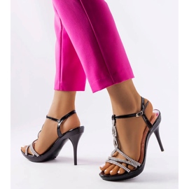 Angélil crne sandale s visokom petom od kamenčića crno 1