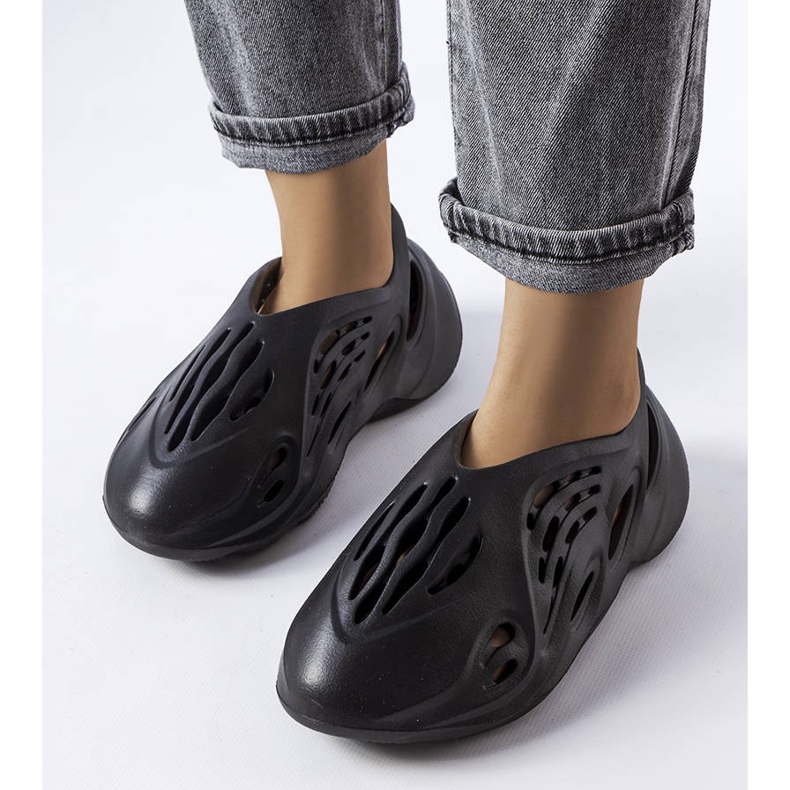 Tobogani od crne pjene Julienne crno 1