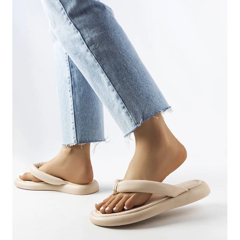 Bež zdepaste sandale iz Smithfielda 2