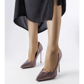 Sive metalne igle iz Labela siva 1