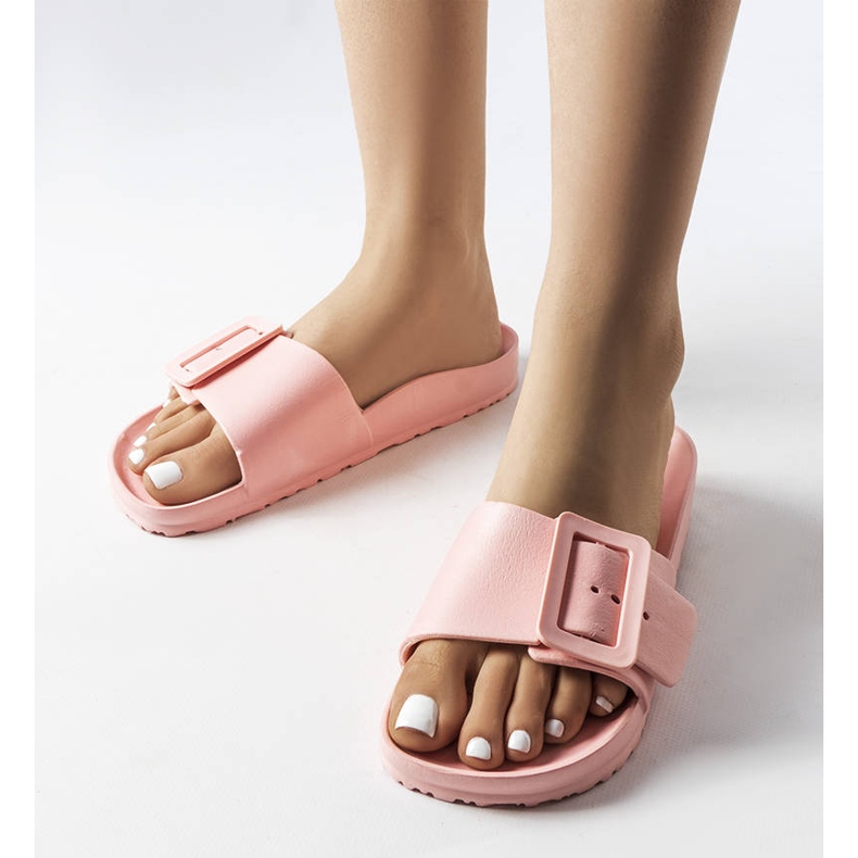 Ružičaste gumene natikače s kopčom iz Nelma ružičasta 1