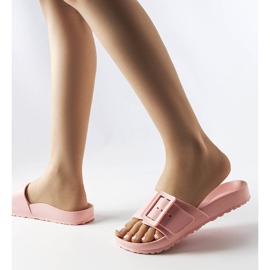 Ružičaste gumene natikače s kopčom iz Nelma ružičasta 2