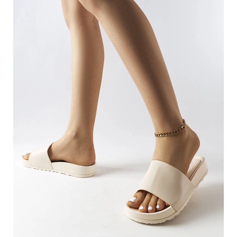 Bež gumene tobogane iz Sabourina 2