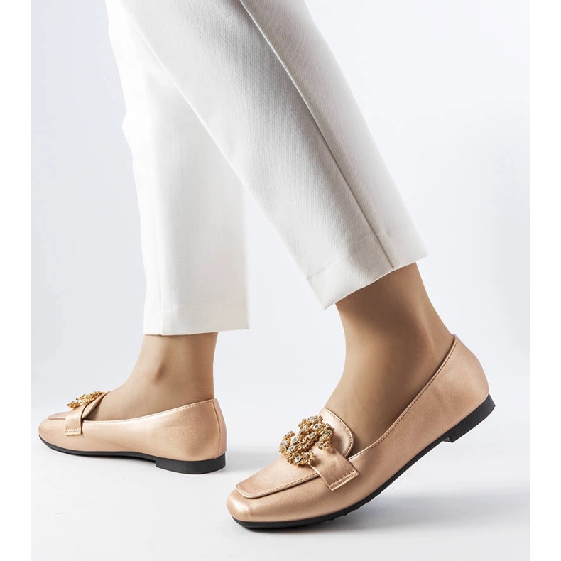 Zlatne natikače s kamenčićima iz Neuera zlatna 1