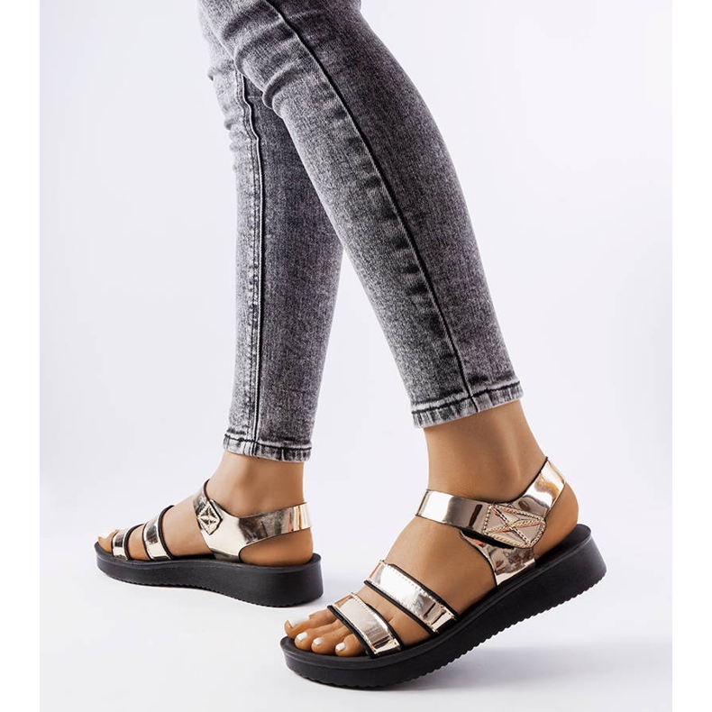 Zlatno lakirane Brices sandale zlatni 1