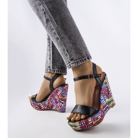 Crne sandale na klin iz Fairmonta crno 1