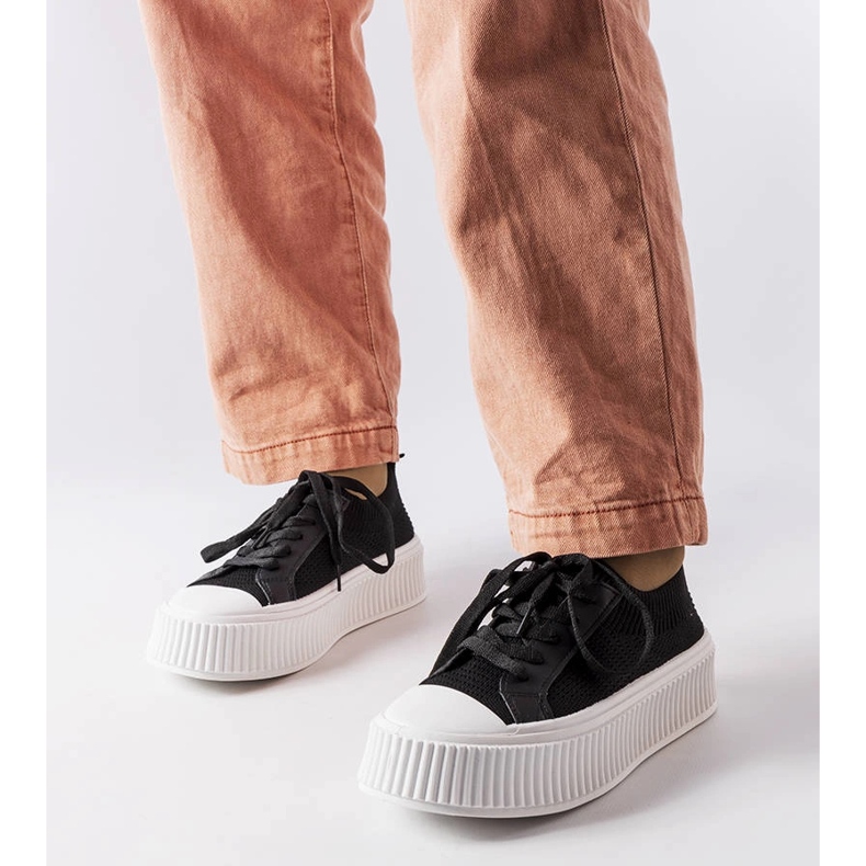 Crne tenisice od tkanine na platformi Mallus crna 1