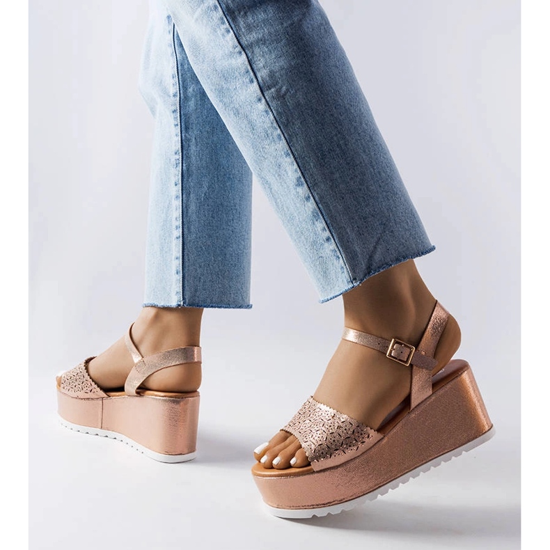 Ružičaste sandale s otvorenom platformom iz Stocktona ružičasta 1