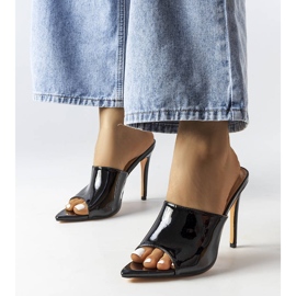 Crne lakirane sandale iz Wasima crna 1