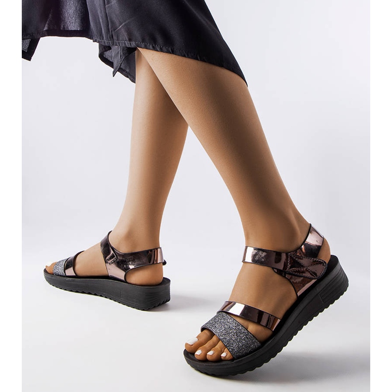 Inna Srebrne sandale na klin od Randi srebro 1