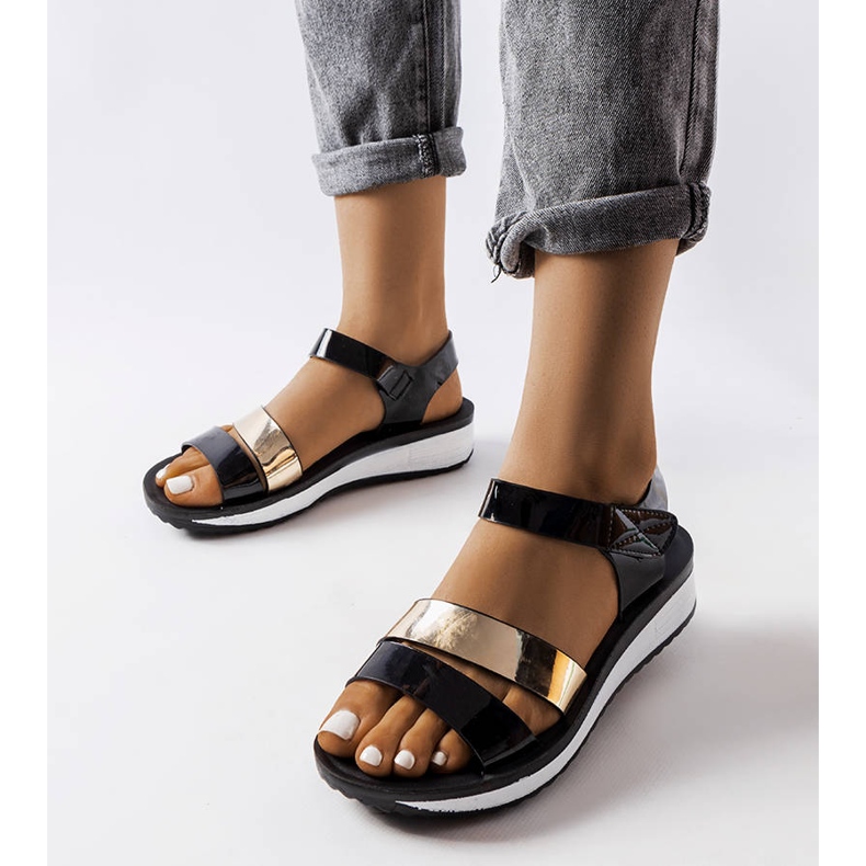 Inna Crne lakirane sandale Mila crno 1