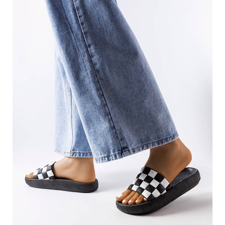 Crne gumene platform papuče iz Elin crno 2